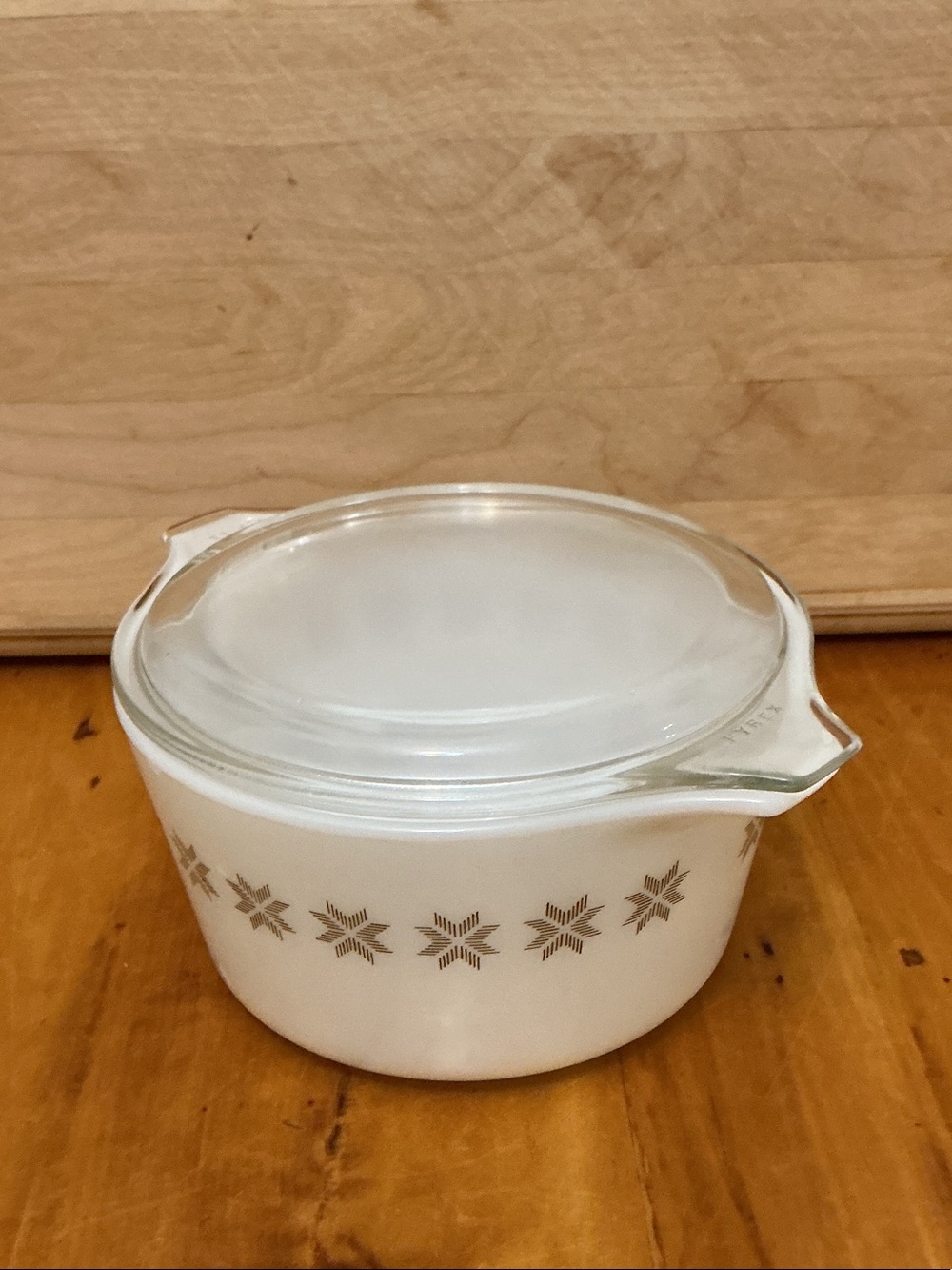 Vintage Pyrex #473 “Town and Country” 1 QT Casserole Dish